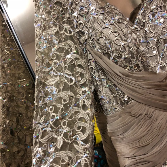 Wedding dress - Picture 5 of 5